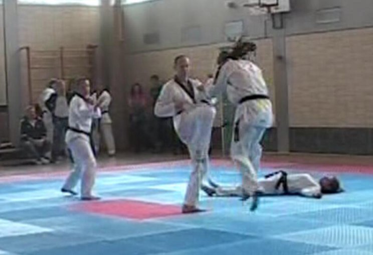 Poomsae mit Partnern - ...in voller Aktion Poomsae mit Partnern - ...in voller Aktion