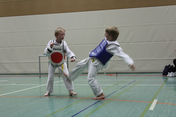 Kampf 205: Simon gegen Bernd - Ergebnis 3 : 4