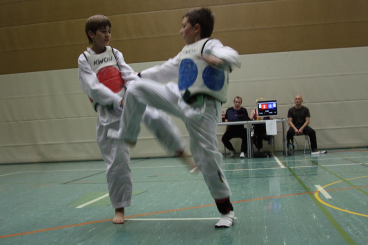 Kampf 103: Joshua gegen Manuel - Ergebnis 0 : 3