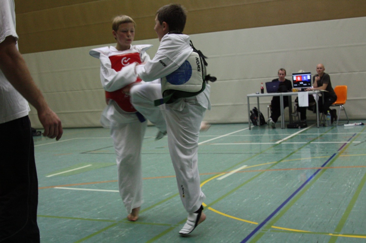 Kampf 111: Joshua gegen Luca - Ergebnis 1 : 0