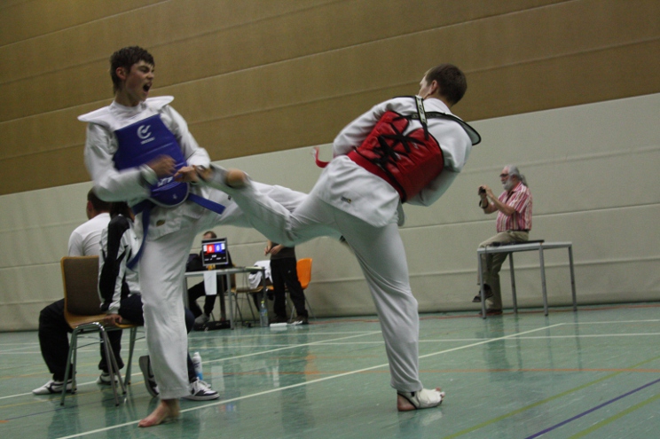 Kampf 213: Marius gegen Dominik - Ergebnis 6 : 4