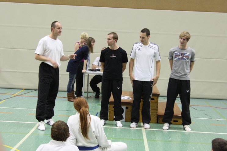 Punktrichter und Kampfleiter: v.l.n.r. Mark, Marcel, RenÃ©