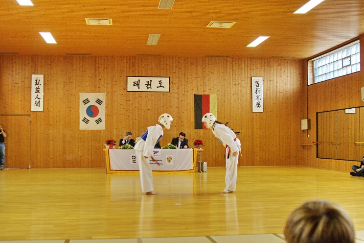 Sarah - Verbeugen zum Wettkampf Sarah - Verbeugen zum Wettkampf