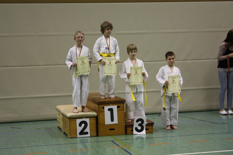 Gruppe Jungs 1 - 1. Kai, 2. Bernd, 3. Tim, 4. Luca Gruppe Jungs 1 - 1. Kai, 2. Bernd, 3. Tim, 4. Luca