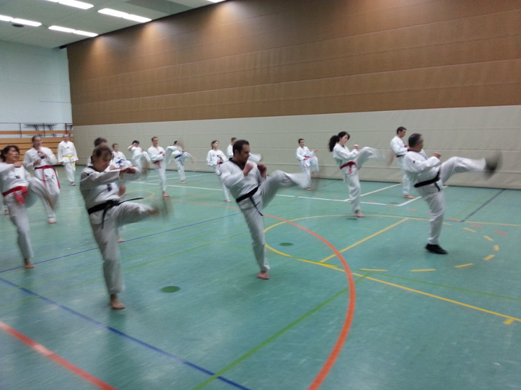 Aufwärmen mit Musik Aufwärmen mit Musik