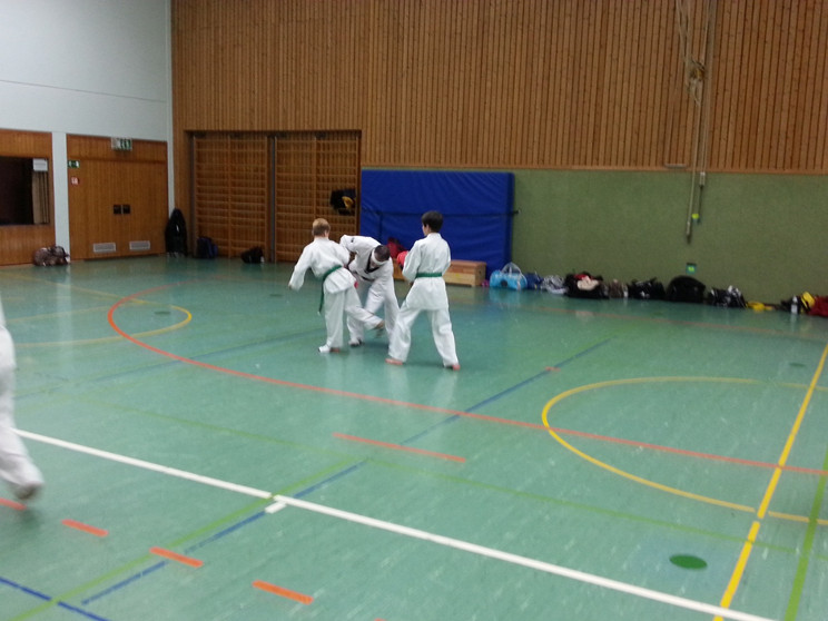 Korrektur und Hilfestellung durch Heri Korrektur und Hilfestellung durch Heri